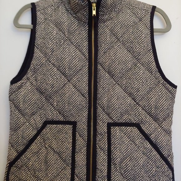 J. Crew Black/White Excursion Herringbone Down Filled Quilted Puffer Vest XS - Picture 3 of 10